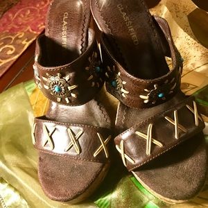 Funky wedge like new